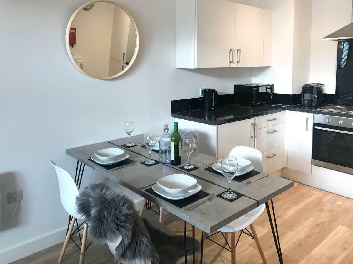 Luxury 1 Bed Apartment In City Centre With Parking Chester Exterior photo