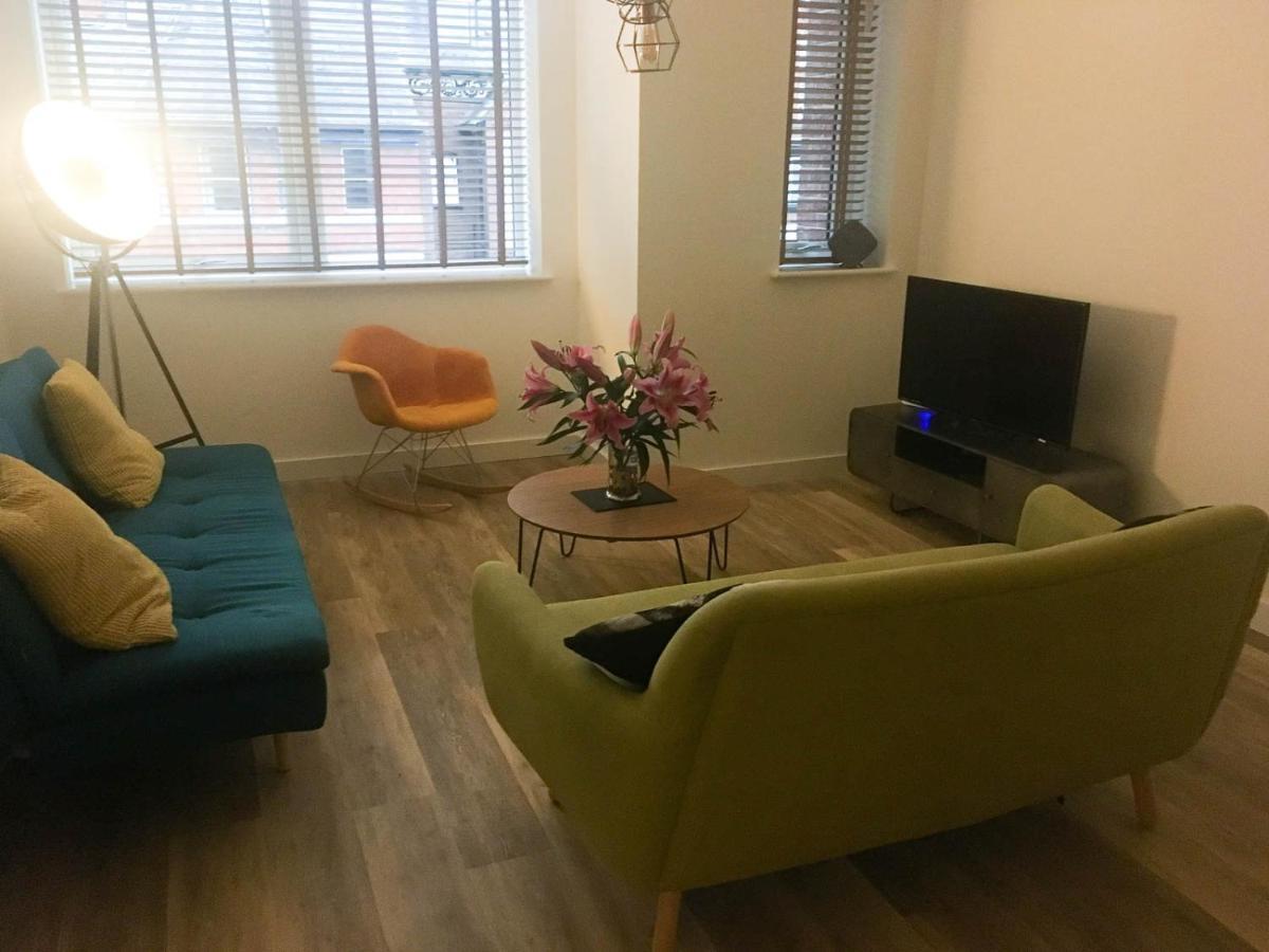 Luxury 1 Bed Apartment In City Centre With Parking Chester Exterior photo
